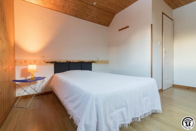 31G100445-362a79c731734eddaa2a039e48bebc7e