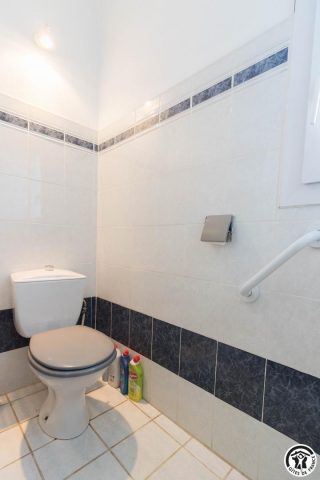 31G100445-8a3875ff576c45d58ae9746d29fab333