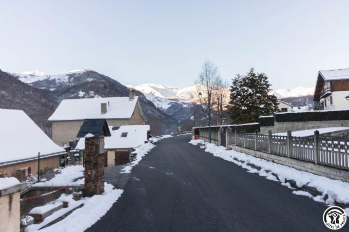 31G100445-af9f421634ab46908eed566cc885983f