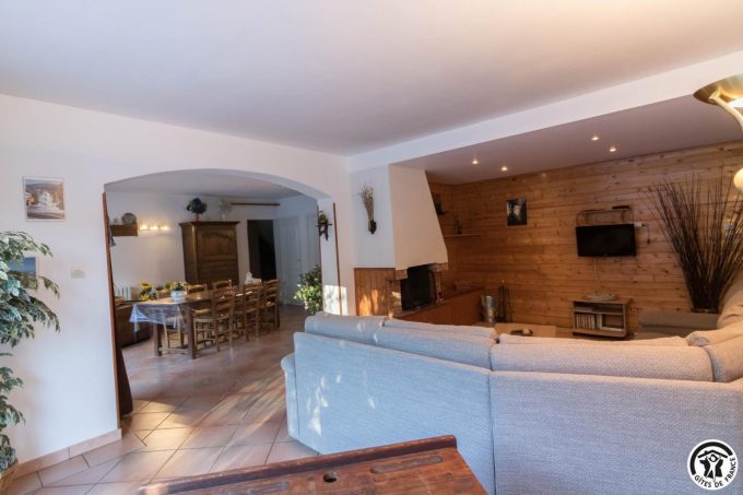 31G100445-d1289a8167ef46cc99a3482cd11b6a43