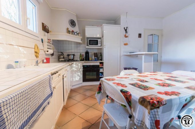 31G100445-dacfb3f3a2094b8f98f988f3e3fe2ff3