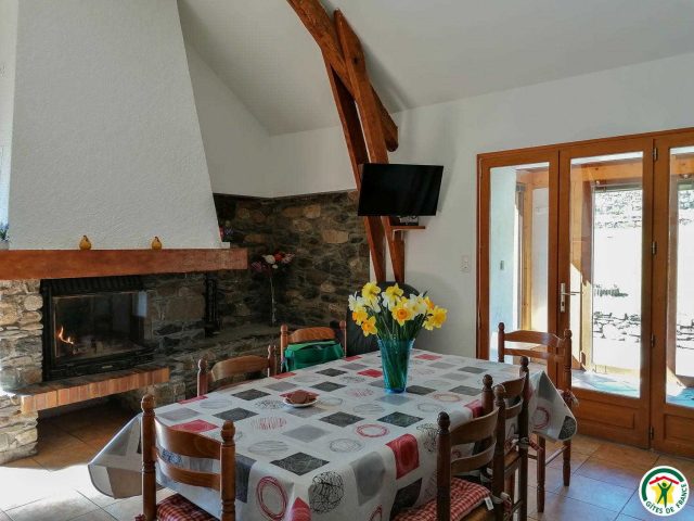 31G100446-6d16e9966c524a16997a606e97dbb59a