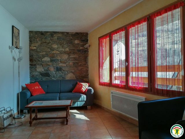 31G100446-b9427dd7093349d68b81d37505385159