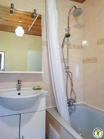 31G100456-94c78dff60b0439bb3af163bfd3e13a6