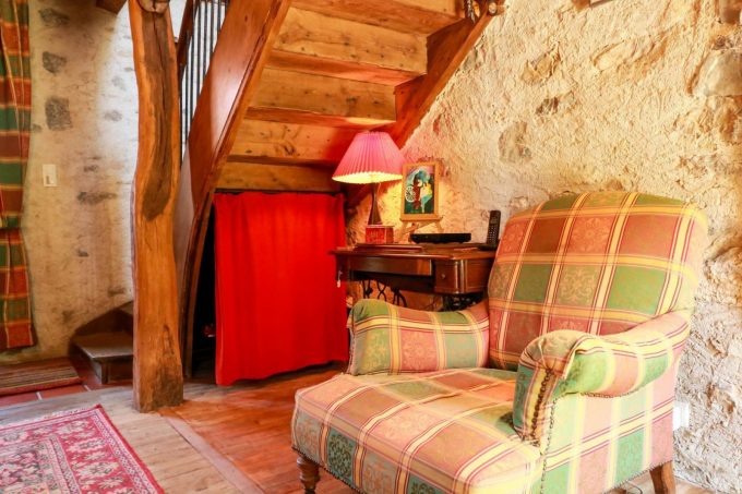 31G100471-ee670c7f2a87466c8658eb7d3076abf0