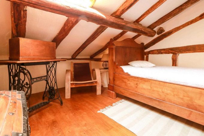 31G100471-f55324e21584484cb1817ef64657941a