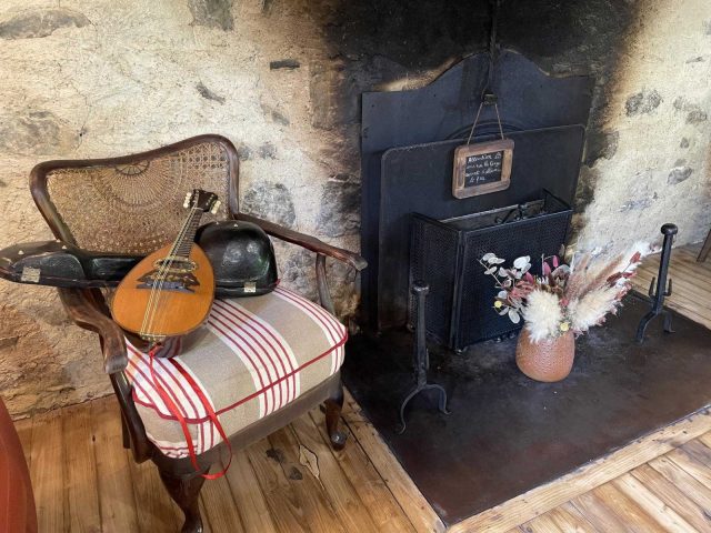 31G100471-fda3ba592622460fa34e37ff6d95c060