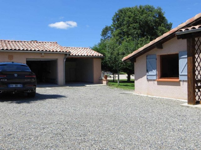 31G100475-8fa64627755648b19c14f77a8e48b81c