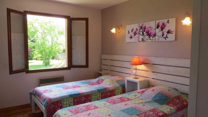 31G100475-a84749af9a864a699570e2dd1c2d1ab0