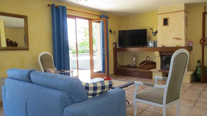 31G100475-dc50e09534b1472799a295143facc3b0