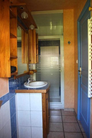 31G100475-e367a1dcce114e5789724c4c5e9dfd24