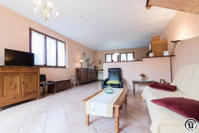 31G100491-8911f3d7e4144148a35134c960936e85