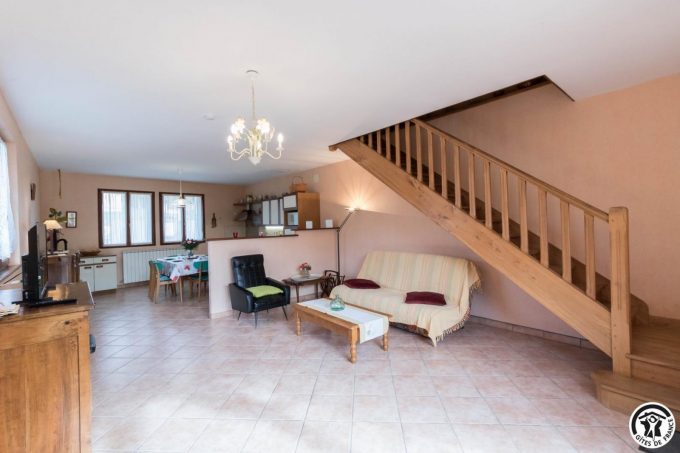 31G100491-b8adfa788dc3435083c2dfd37c9eac7a