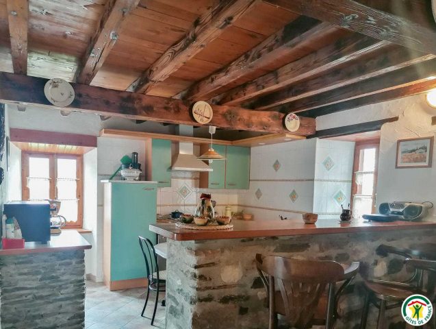 31G100492-1db3bb27eb624eca9c713a59f04e0a32