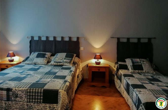 31G100509-12b1cafb72c94b13b45de897b9d4b1ff