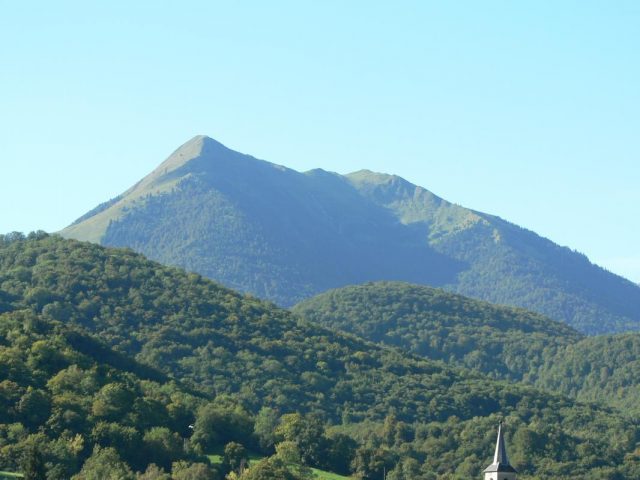 31G100509-7959fa9efc1a4b3c98be639392aac3f0