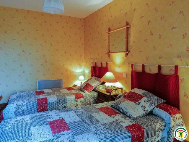 31G100509-7ce6dbc3cf0c49c7b0b6410e204c0a44