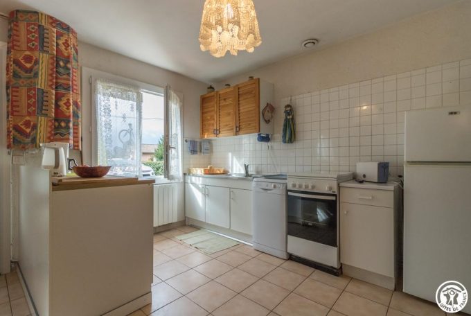 31G100513-0e72e96f0f7045599e7ccdce91ddd8cc