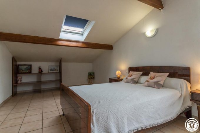 31G100513-244f05c452da48778707e8079c8a186a