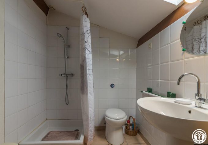 31G100513-5019a889f5af4d8787cbae5163c0def2