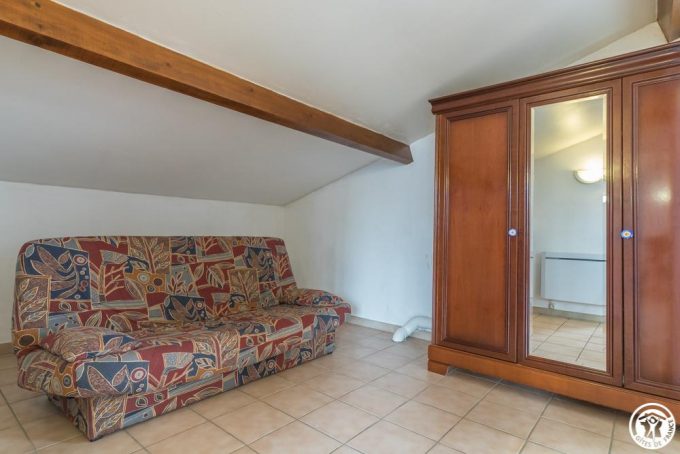 31G100513-a94d83d69005464a885a032e1b6ca4ea