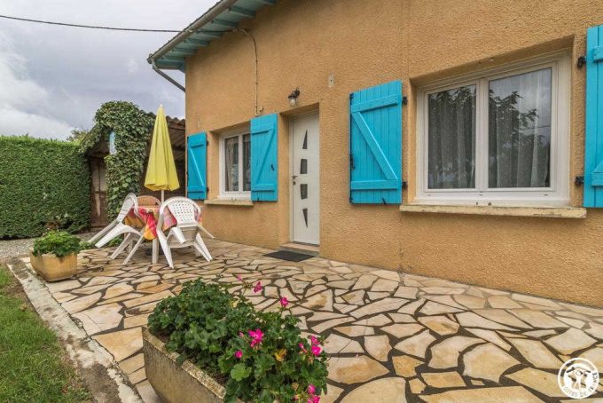 31G100513-e4bab03863da4cada8fb25994a72edb0