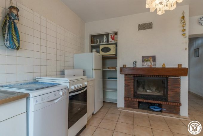 31G100513-f14a6442bcf04943bb0afbec7253b966