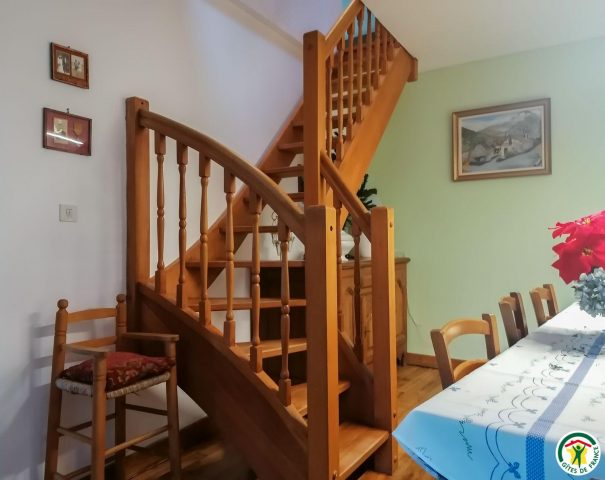 31G100527-a433b5c6f7704b88b4114bd7bfa512dc