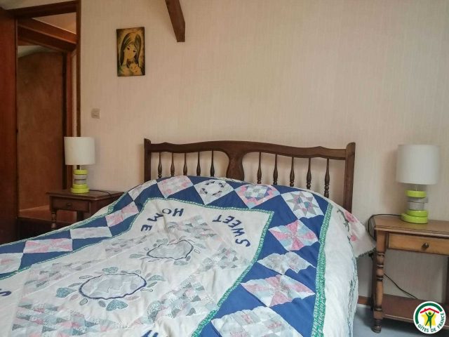 31G100527-a5f7d51aed854b3aae9b1265a57d5012