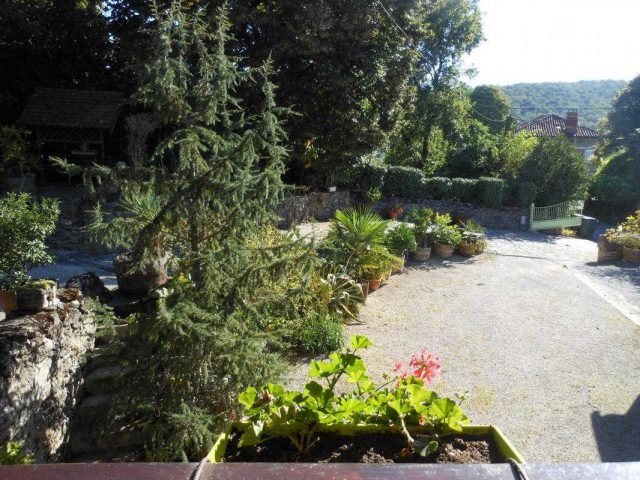 31G100544-0c37f7267c8148b781511246a9f7846c