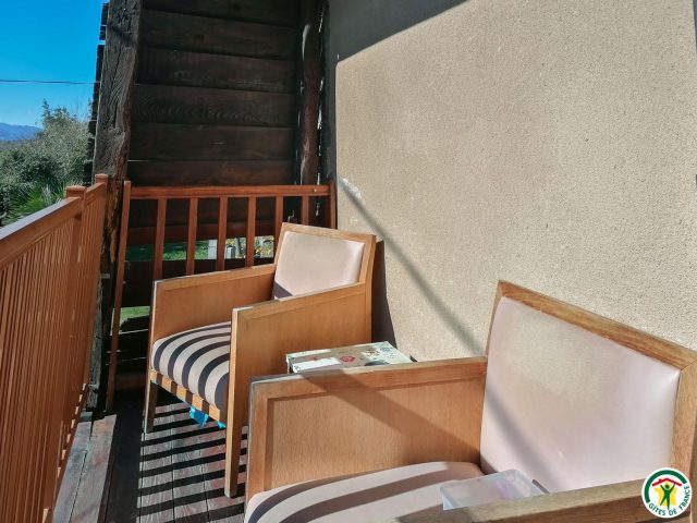 31G100544-279174dd96404ccf9613242a0caa49a1