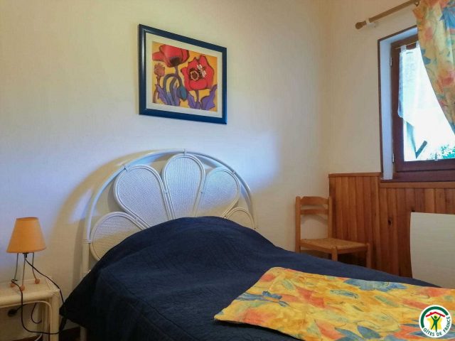 31G100544-b38df3cb895b45c3bd527efaf3c2bb64