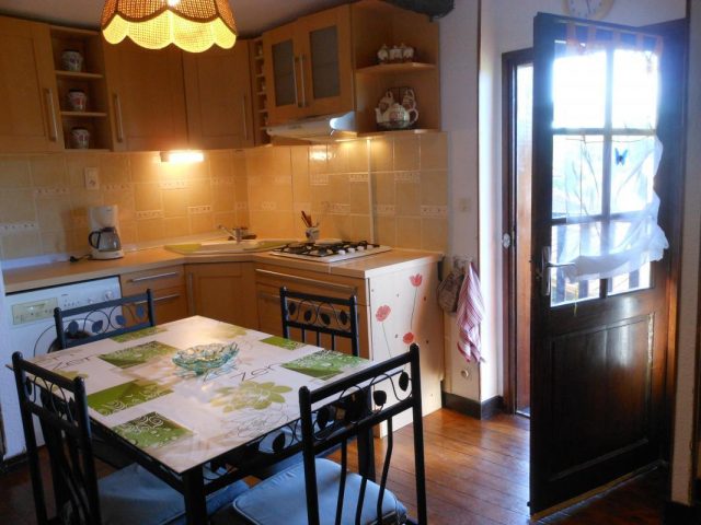 31G100544-cf374777a819475ab1a930a9fc6aa0d5