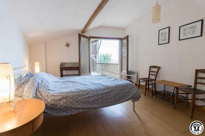 31G100545-5f6bd83c67b04b5b9b28c5a73f56b471