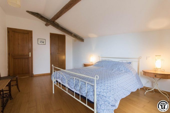 31G100545-b923299d71a64aa288eb09d467e8f719