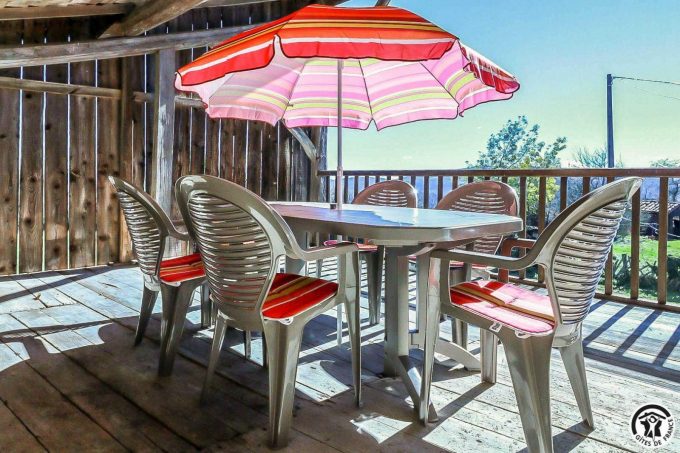 31G100545-c746172419704ddb8a22d055607ebb27