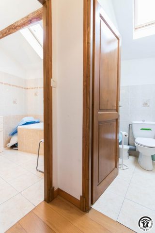 31G100545-e55b21026f56471495e02dd0b04fa937