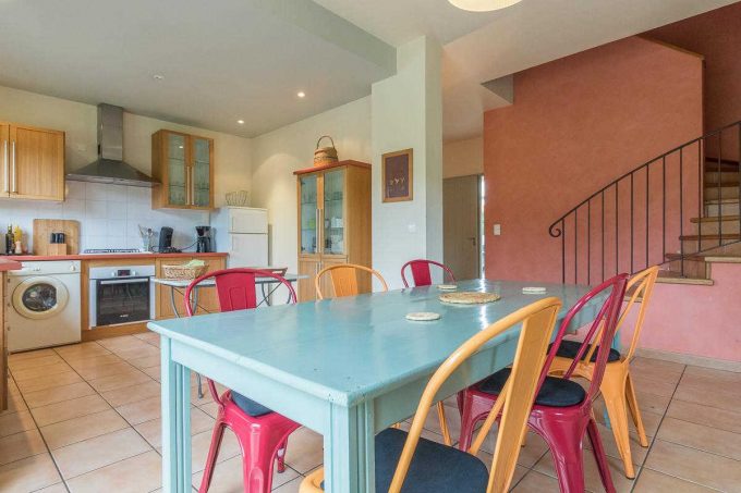 31G100587-289938347e0449bbb95e40f6bf35a16b