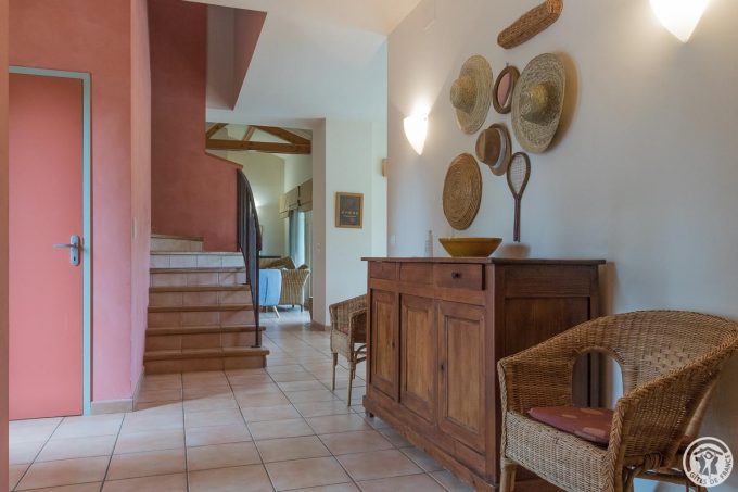 31G100587-601028e0107f45a5acdea9e2823ec5da