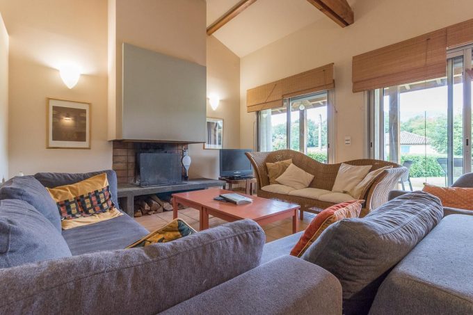 31G100587-69b4d4d72c8a4b538a10e5837e0c375c