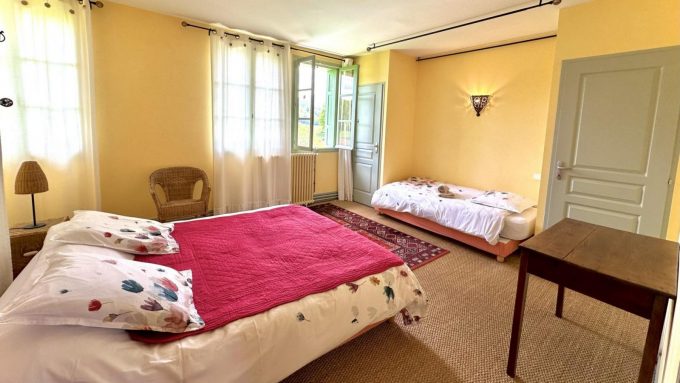 31G100587-7a041ec875c54100ab3c82e1397a7cb4