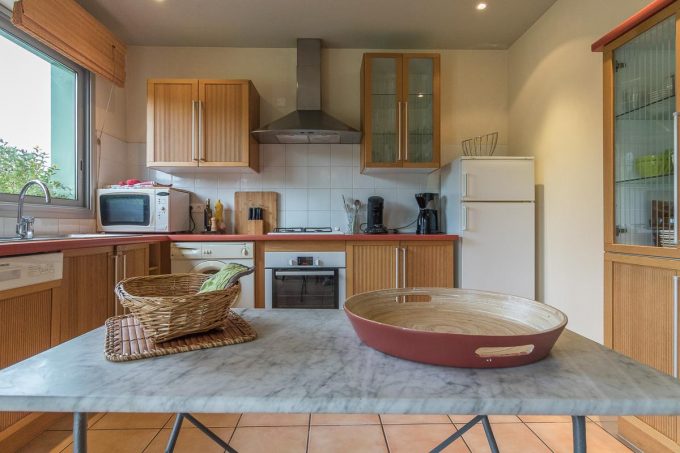 31G100587-9d99ba9cb4004e4e96c2d6e64b5437d7