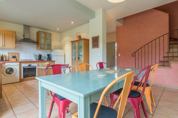 31G100587-9eca1f051526478d831a9cfedcaadc1c