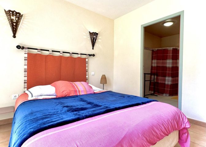 31G100587-c8349a5c068147418cd5e1edd819c176