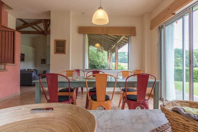 31G100587-d3e71a06595f4775b65123688980b1da