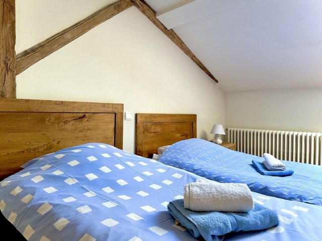 31G100588-7d56c9f93c454175a664090b887116df