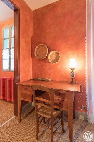 31G100588-847b2be6ca4041f49e995a687cde23d8