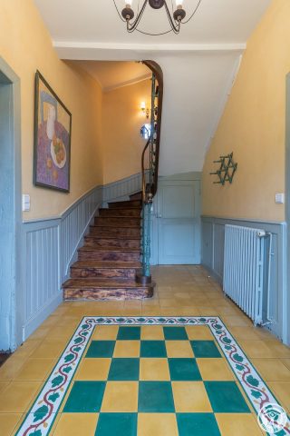 31G100588-86aab3154e5c42619b6d7c2d4c2b6758