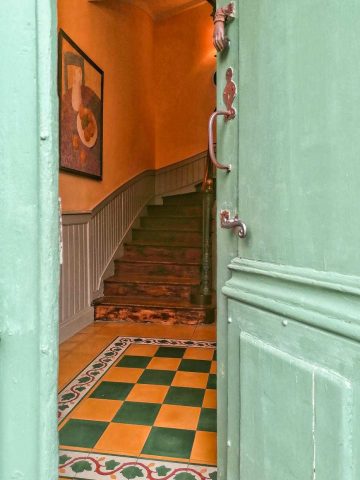 31G100588-b33b65ff29b44704aad62583e7aa82c9