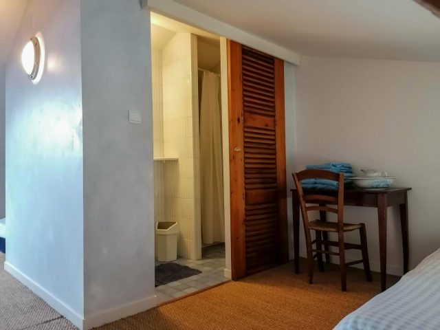 31G100588-ec3fbd24edf74f04919fd895fa438ef4